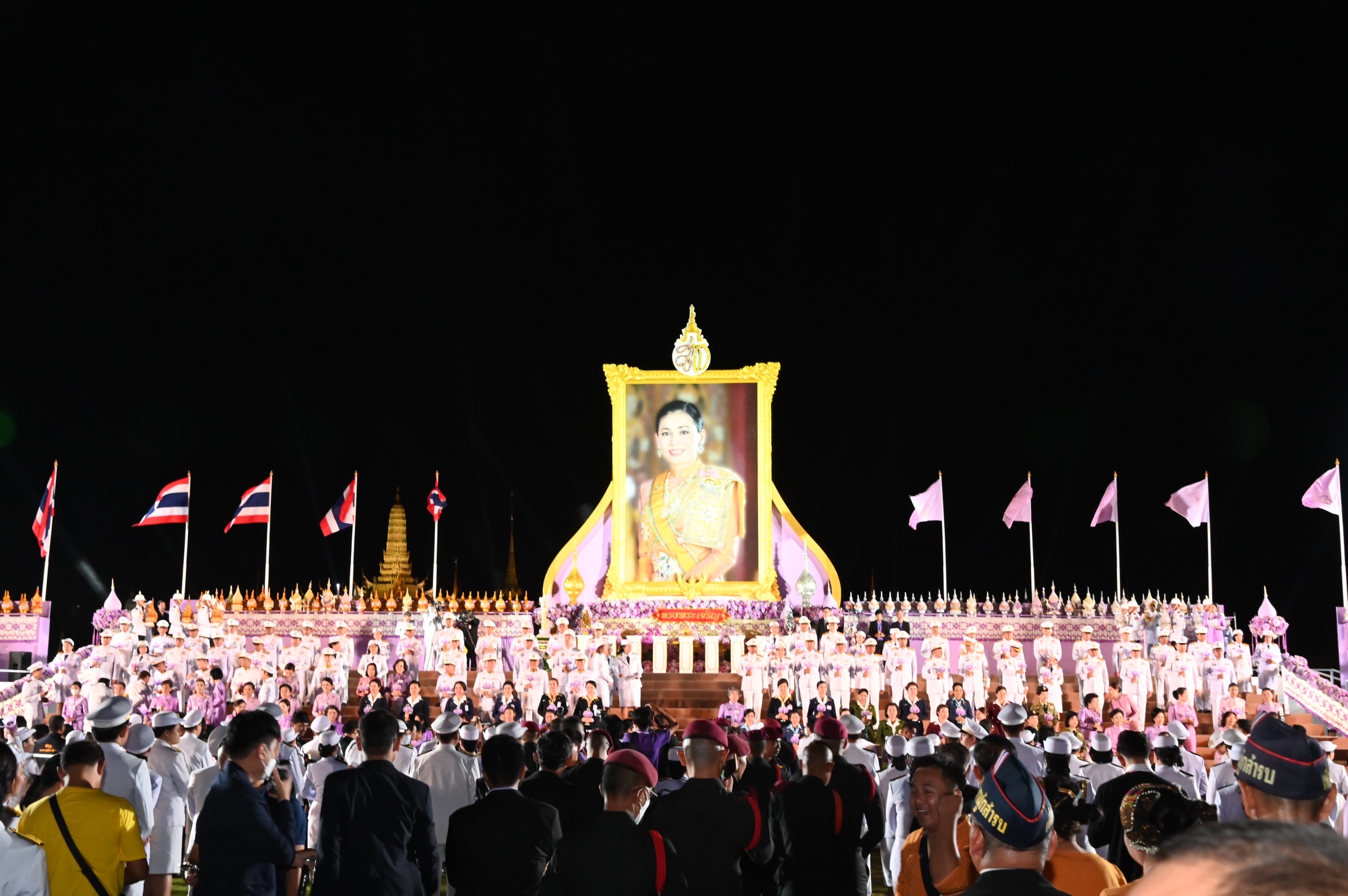 ﻿กรมบังคับคดี ร่วมพิธีจุดเทียนถวายพระพรชัยมงคลสมเด็จพระนางเจ้าฯ พระบรมราชินี เนื่องในโอกาสวันเฉลิมพระชนมพรรษา 3 มิถุนายน 2567